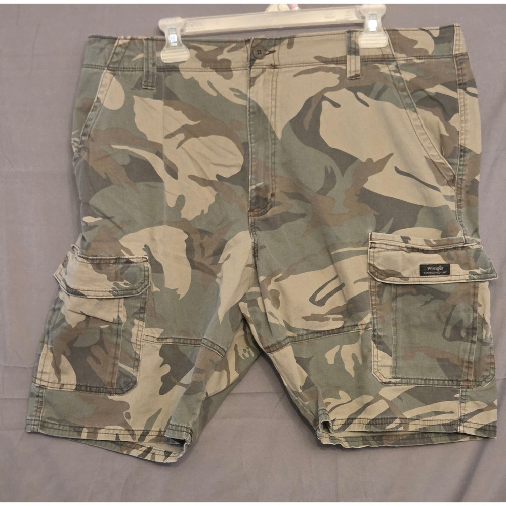 Wrangler Relaxed‎ Fit Flex Cargo Shorts Men's Size 40 Camouflage